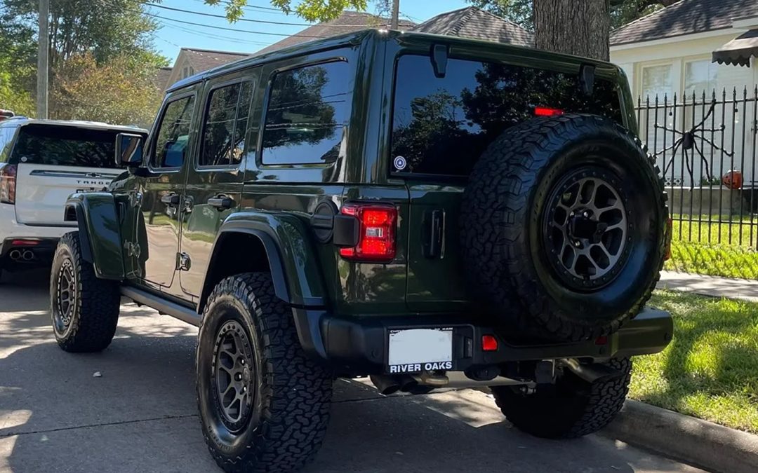 How to Maintain the Gloss and Shine of Ceramic-Coated Cars